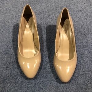Tan ladies shoes